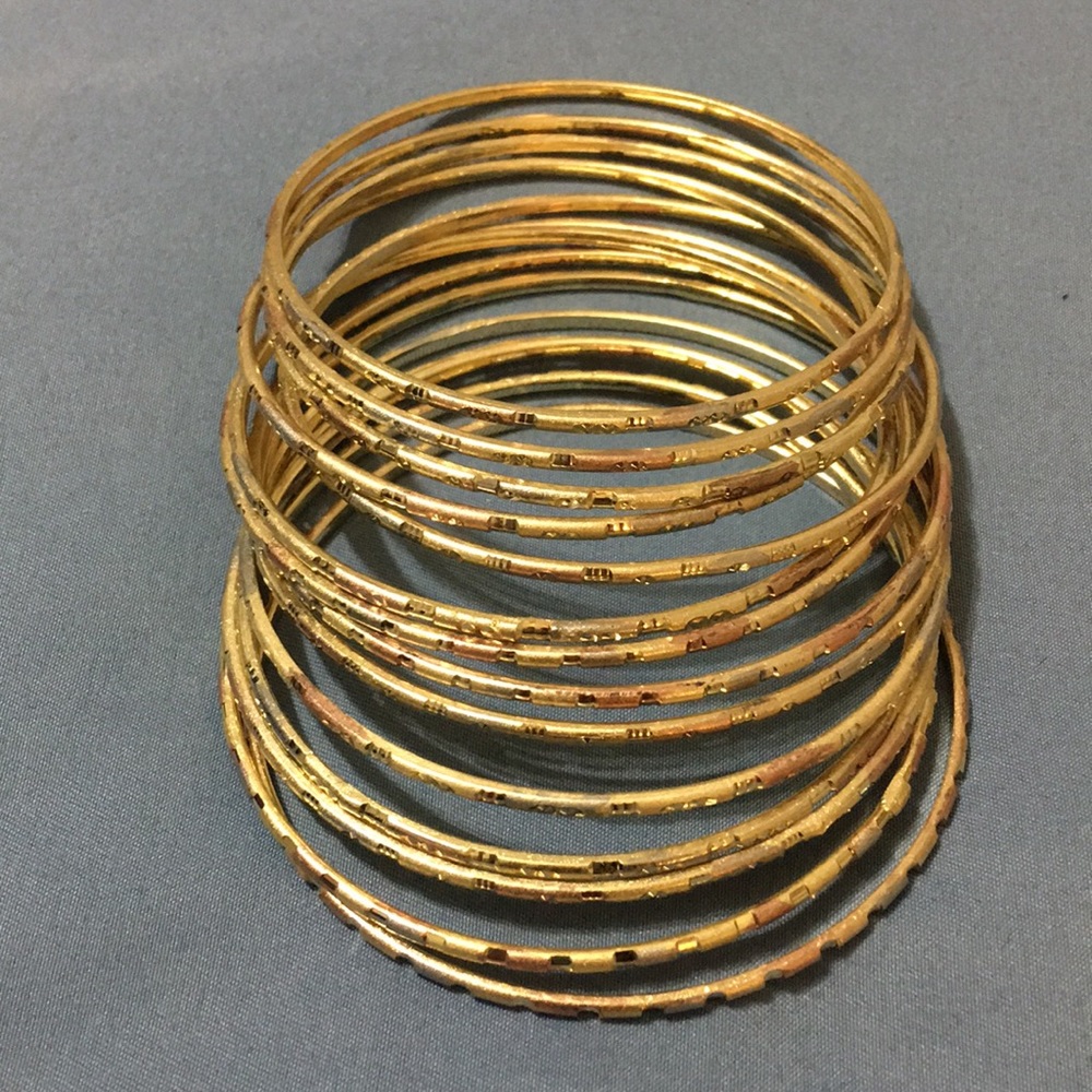 12 Bracelets